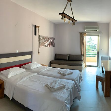 Dioni Hotel Adelianos Kampos Extérieur photo