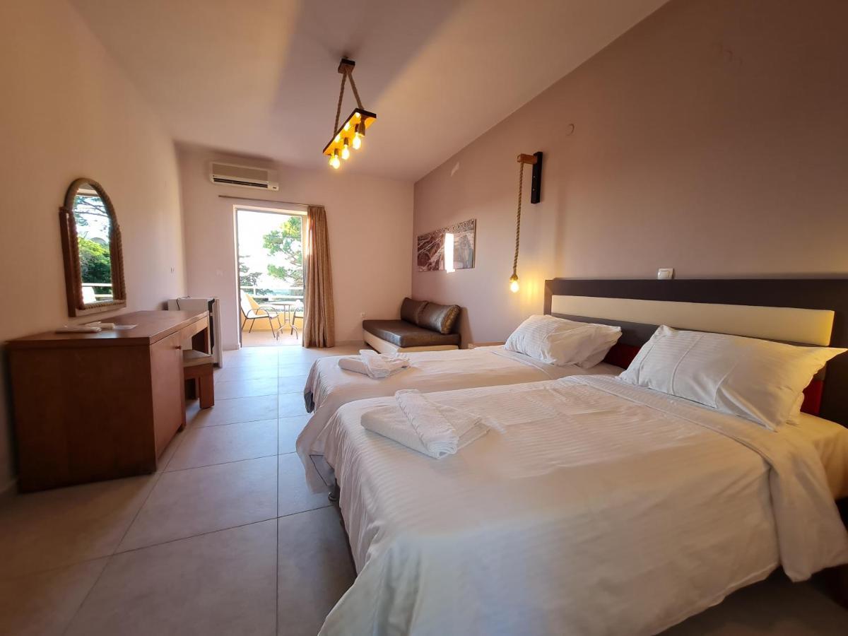 Dioni Hotel Adelianos Kampos Extérieur photo