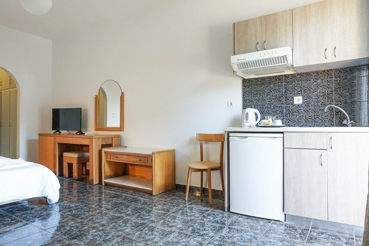 Dioni Hotel Adelianos Kampos Extérieur photo